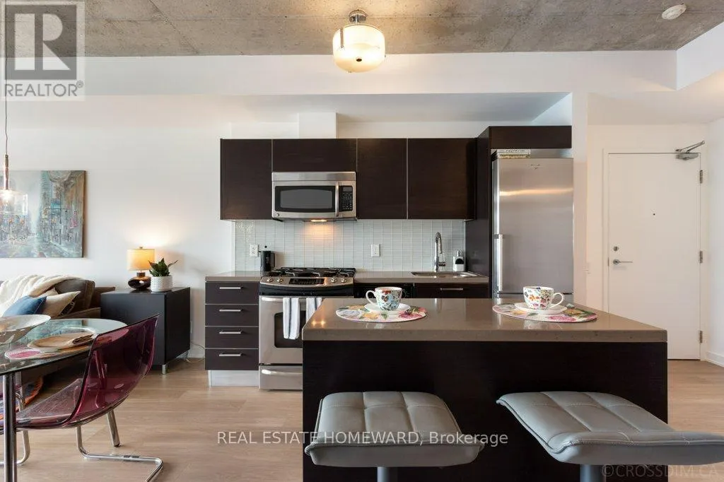 601 - 319 CARLAW AVENUE