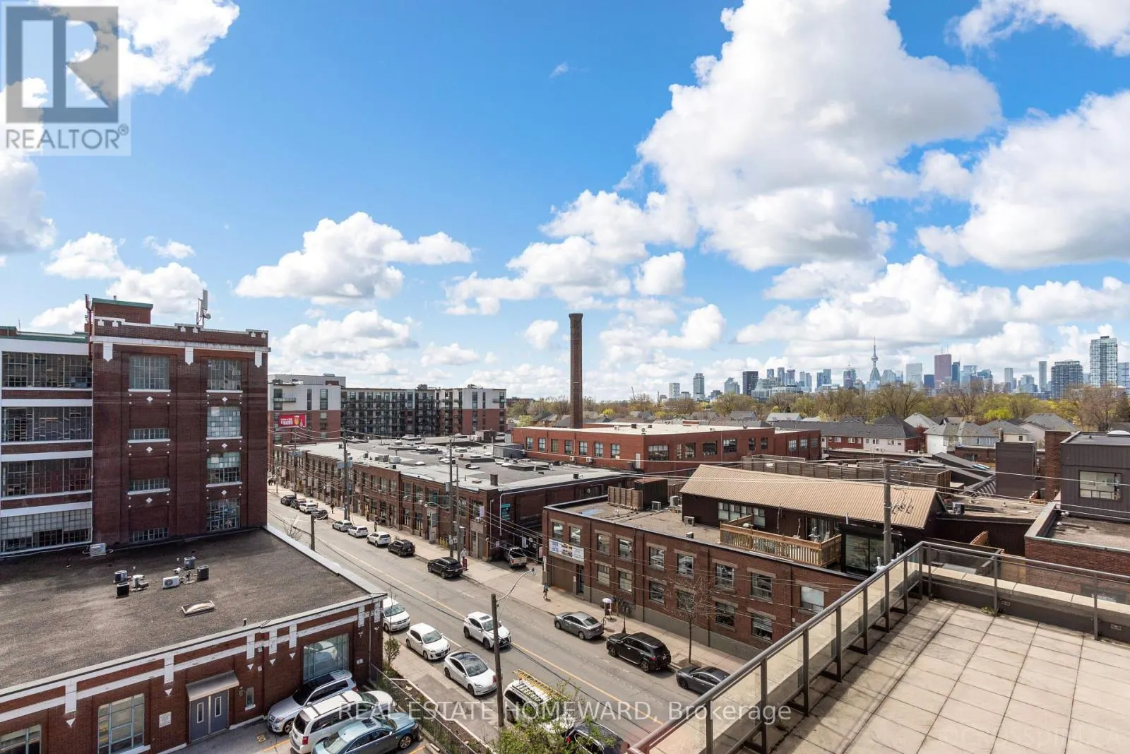 601 - 319 CARLAW AVENUE
