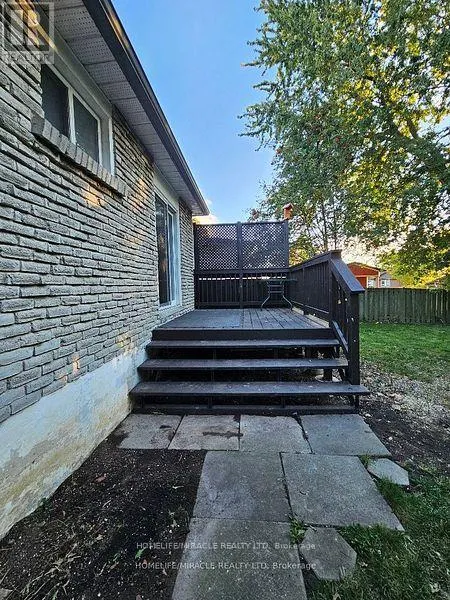 MAIN - 37 HARLAND CRESCENT