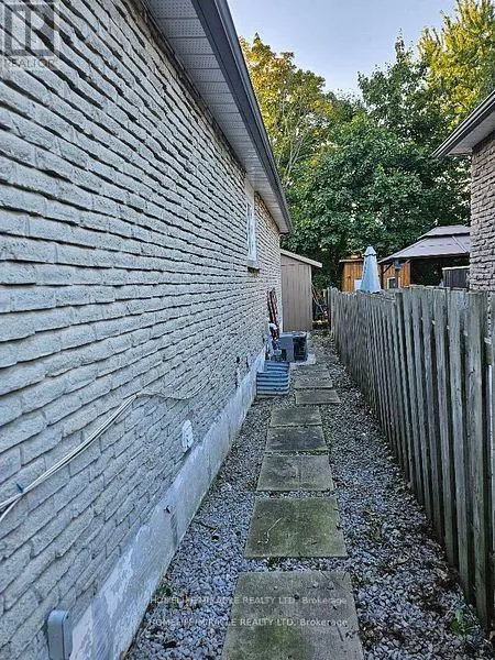 MAIN - 37 HARLAND CRESCENT