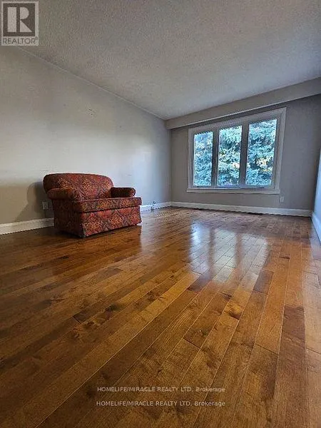 MAIN - 37 HARLAND CRESCENT