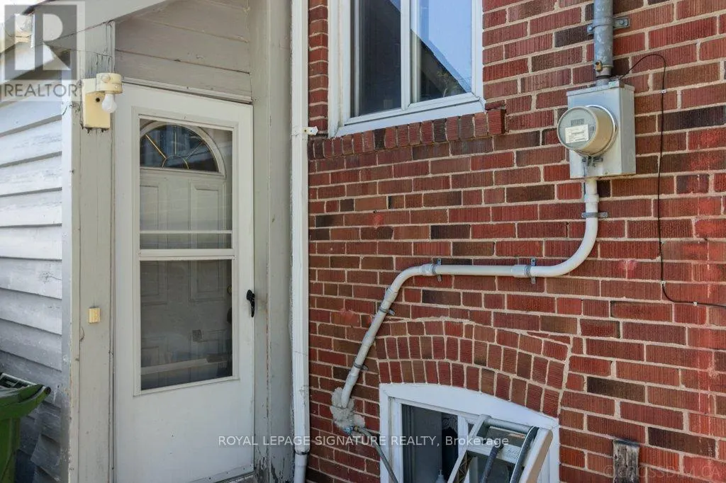 46 ILFRACOMBE CRESCENT