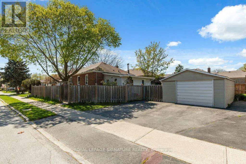 46 ILFRACOMBE CRESCENT