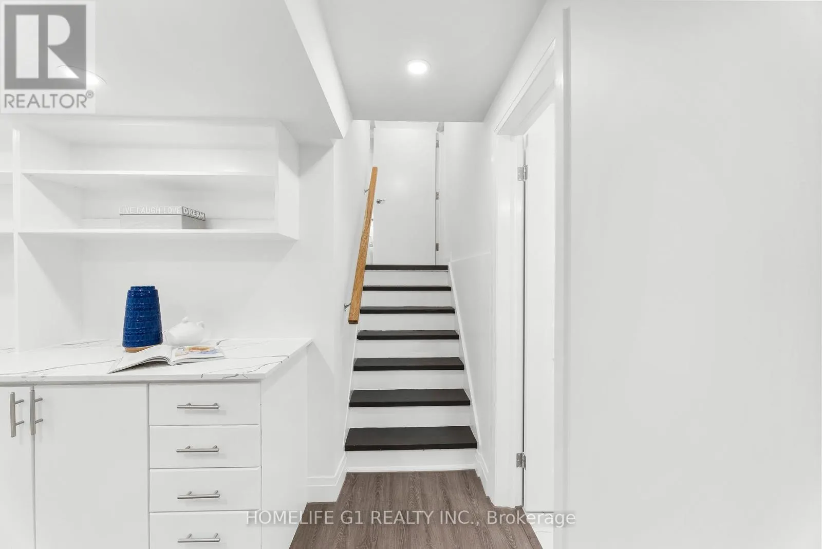 15 INGLIS AVENUE
