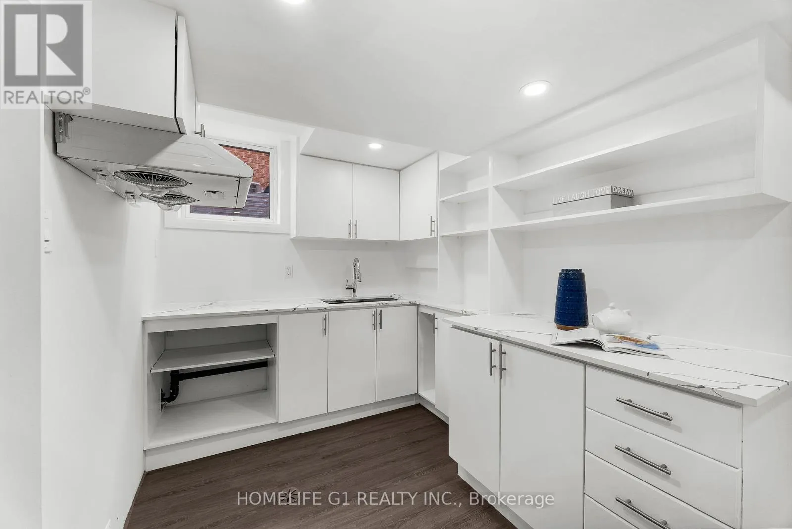 15 INGLIS AVENUE