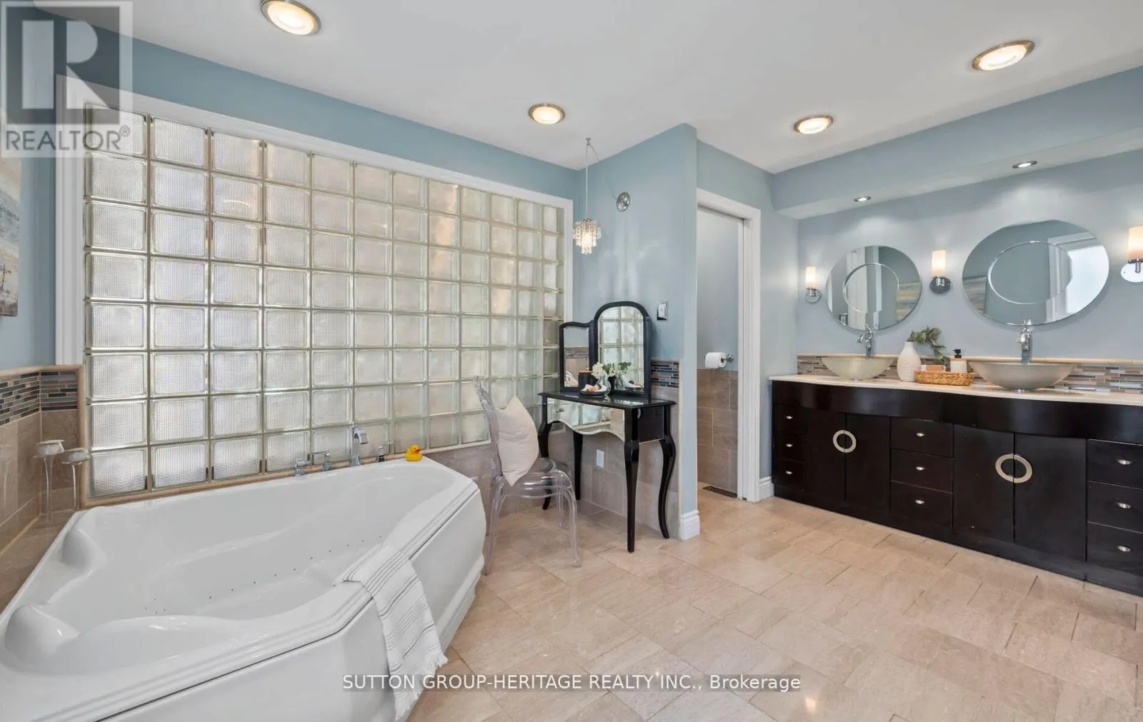 285 STEPHENSON POINT ROAD