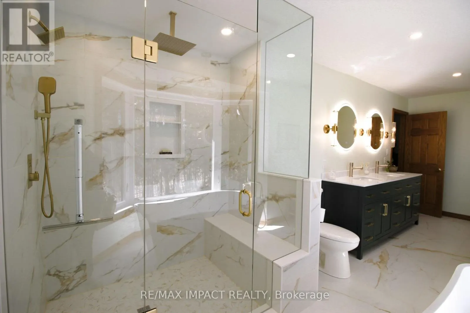 215 RAGLAN ROAD W