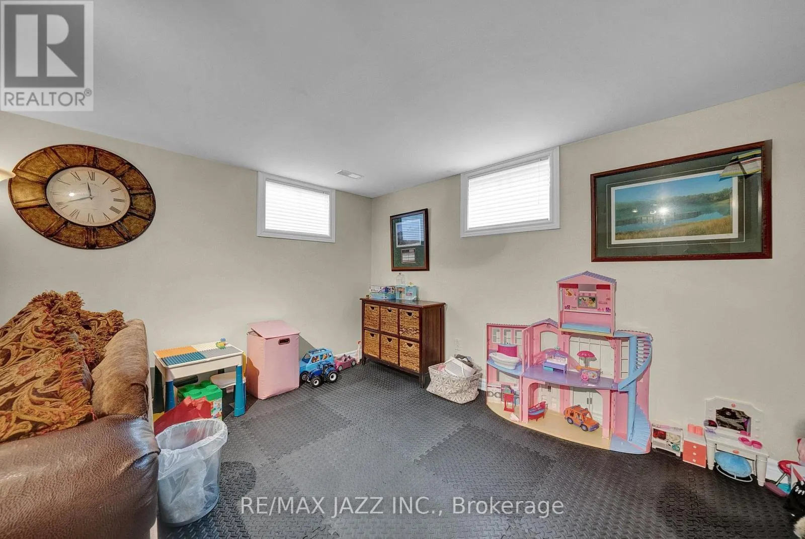 4 PERCY CRESCENT