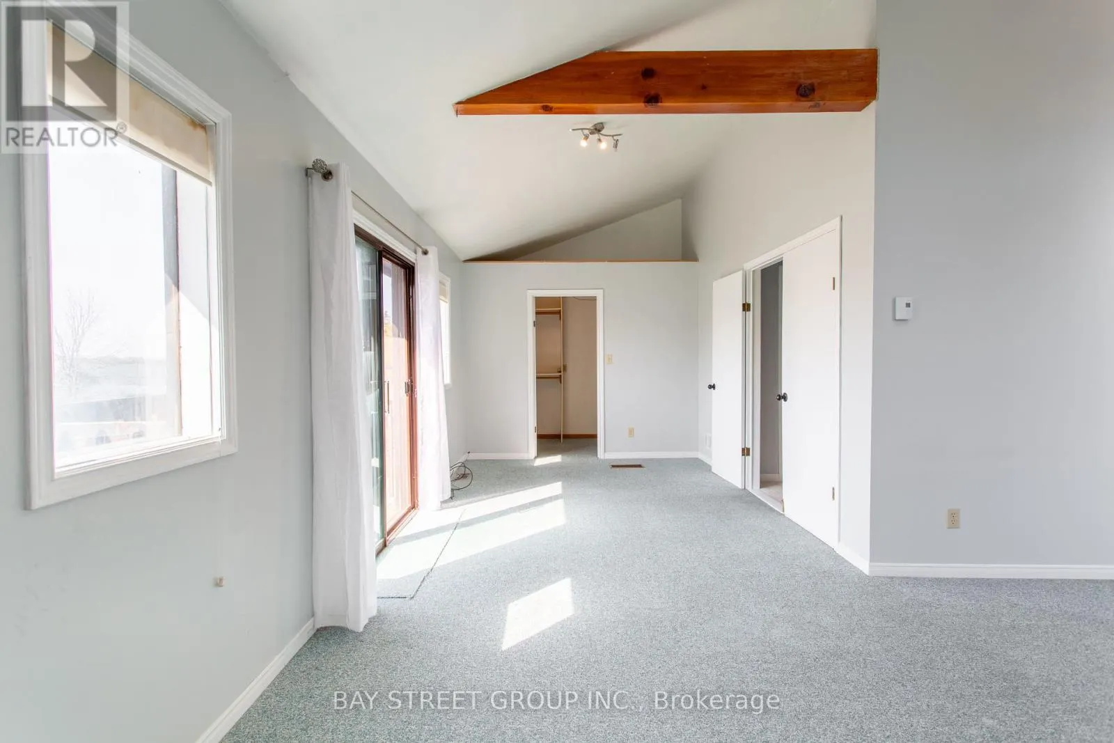 568 VIEW LAKE ROAD