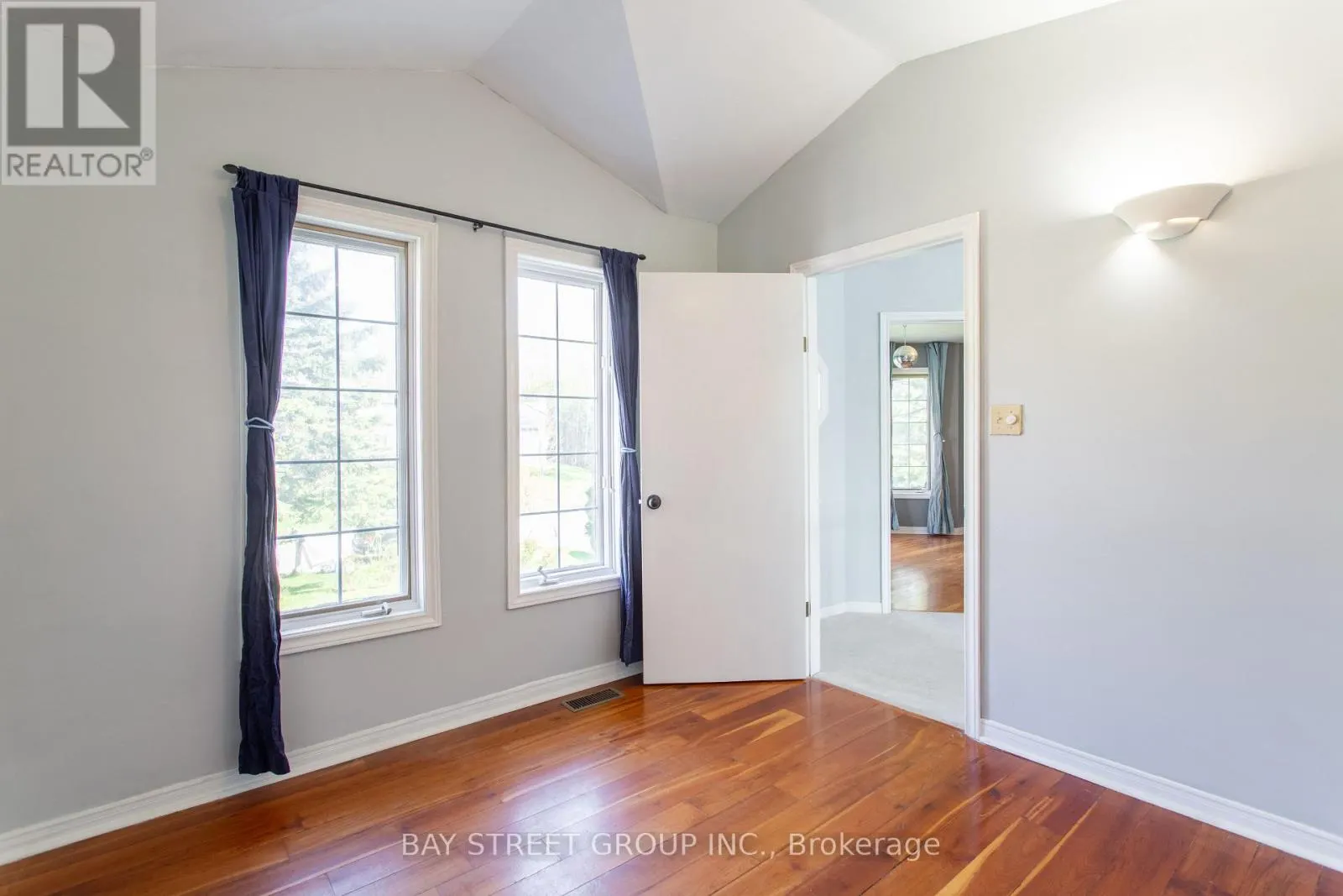 568 VIEW LAKE ROAD