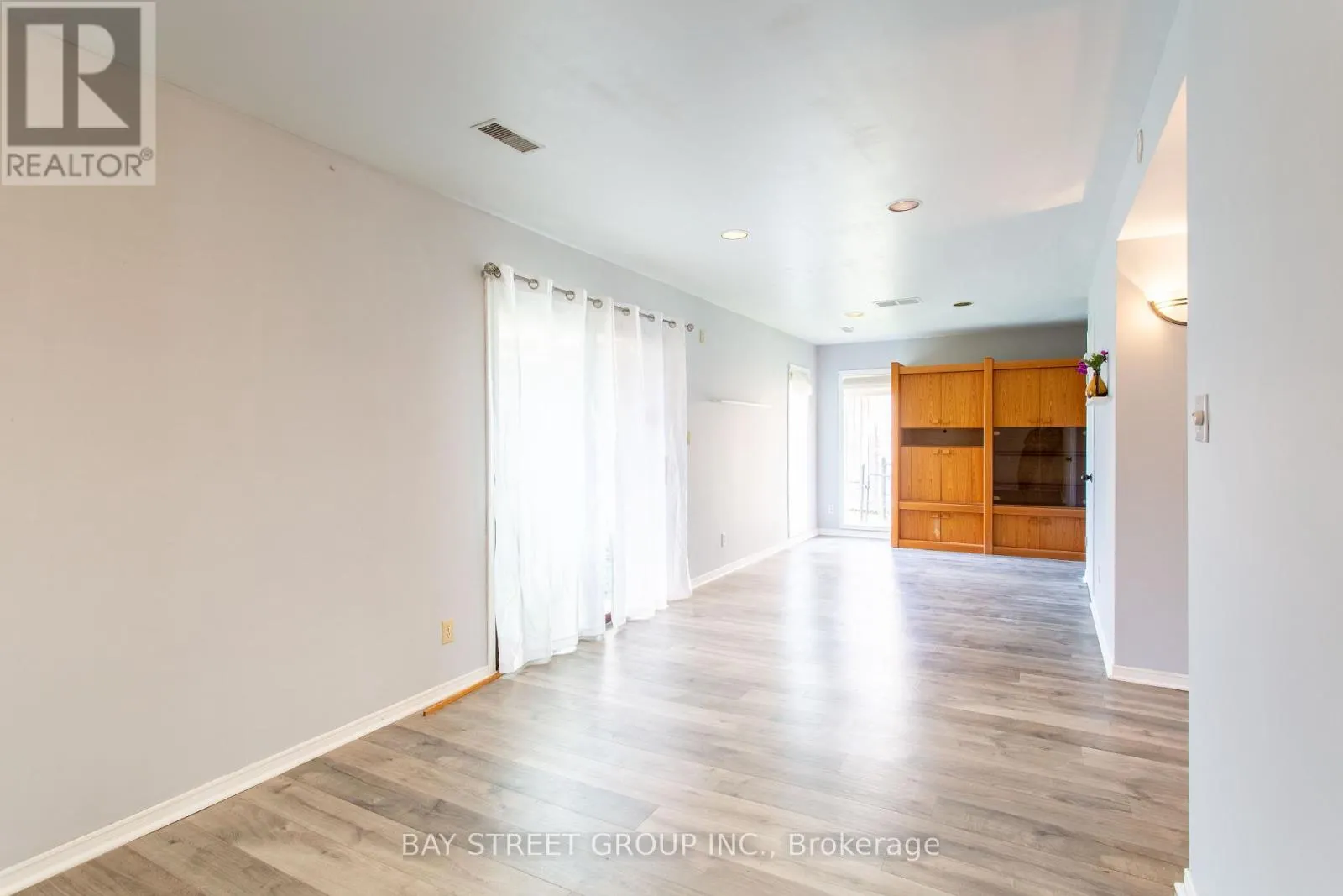 568 VIEW LAKE ROAD