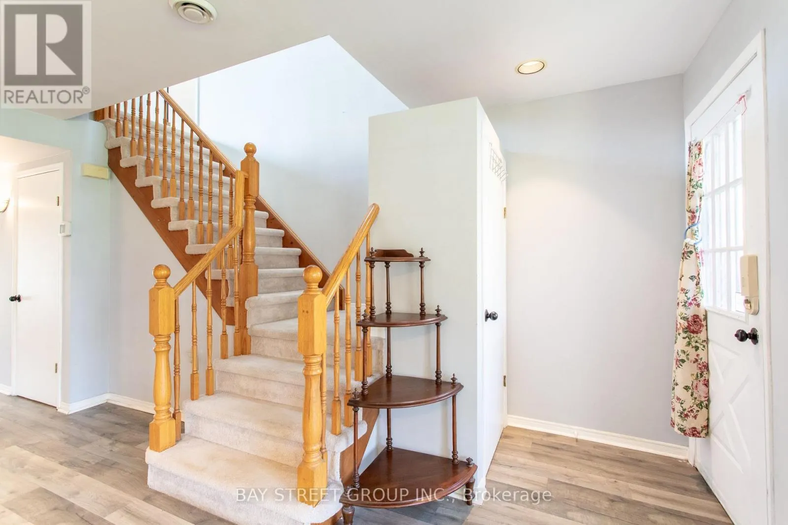 568 VIEW LAKE ROAD