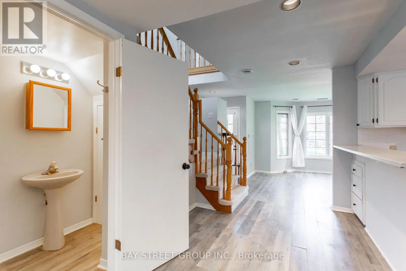 568 VIEW LAKE ROAD