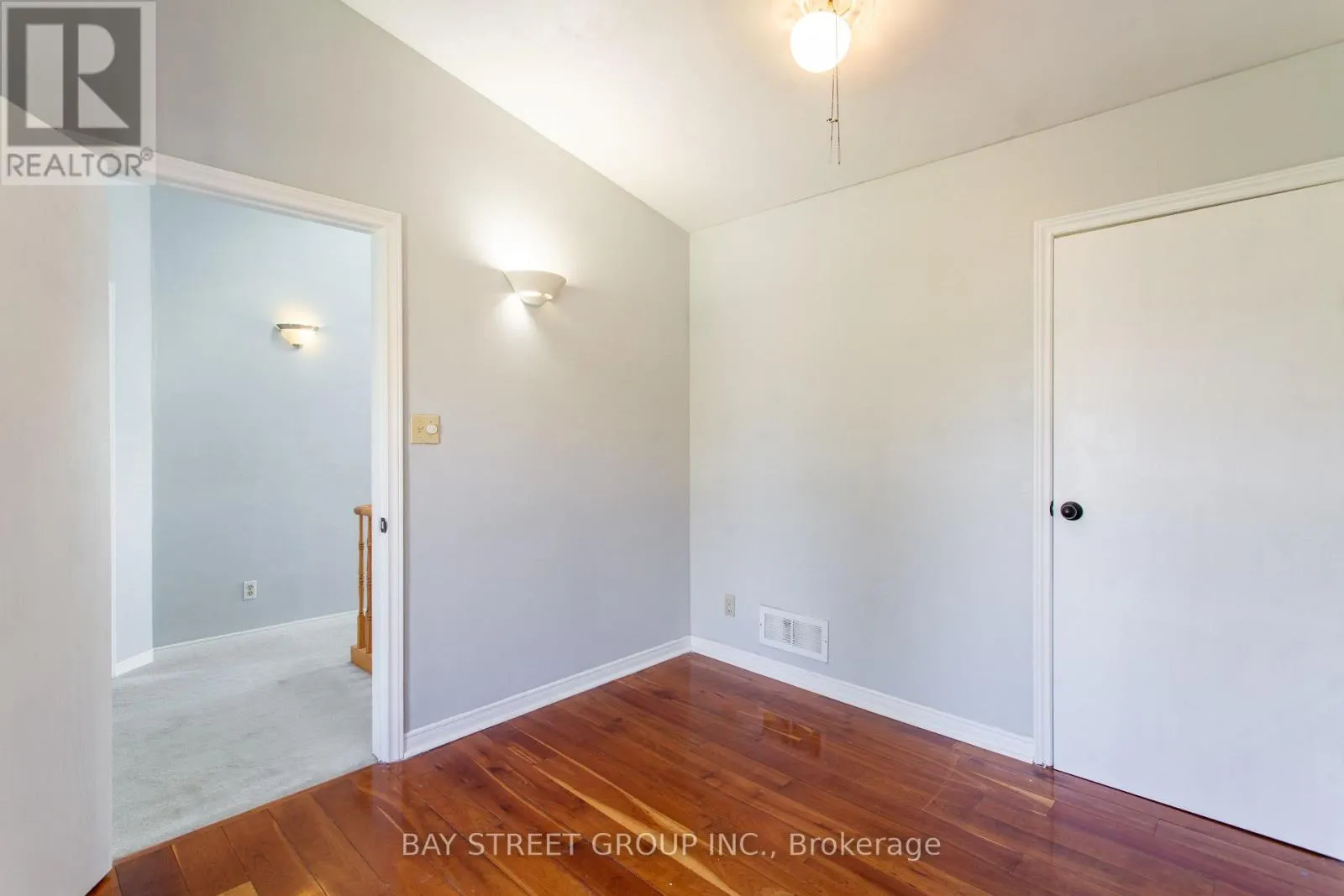 568 VIEW LAKE ROAD