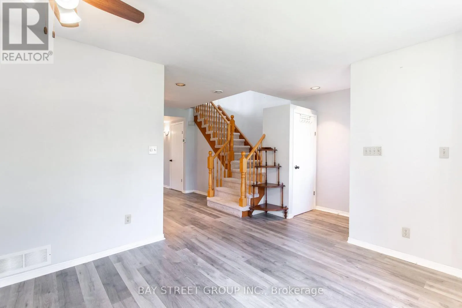 568 VIEW LAKE ROAD