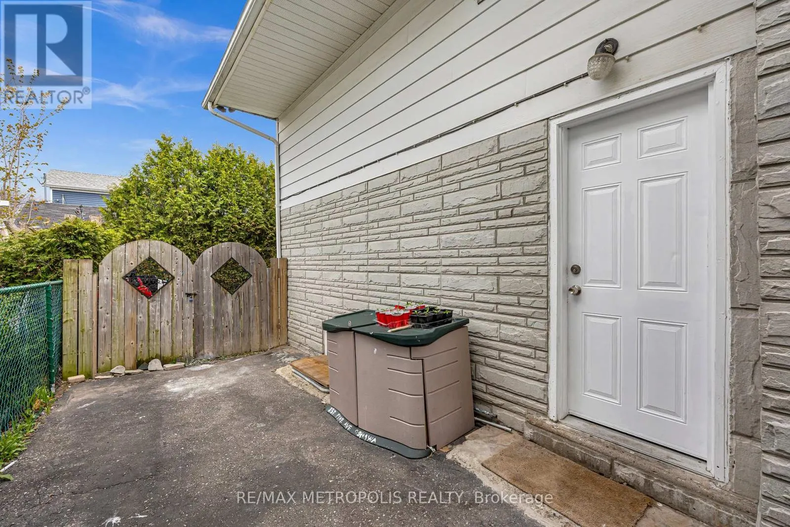 337 PINE AVENUE