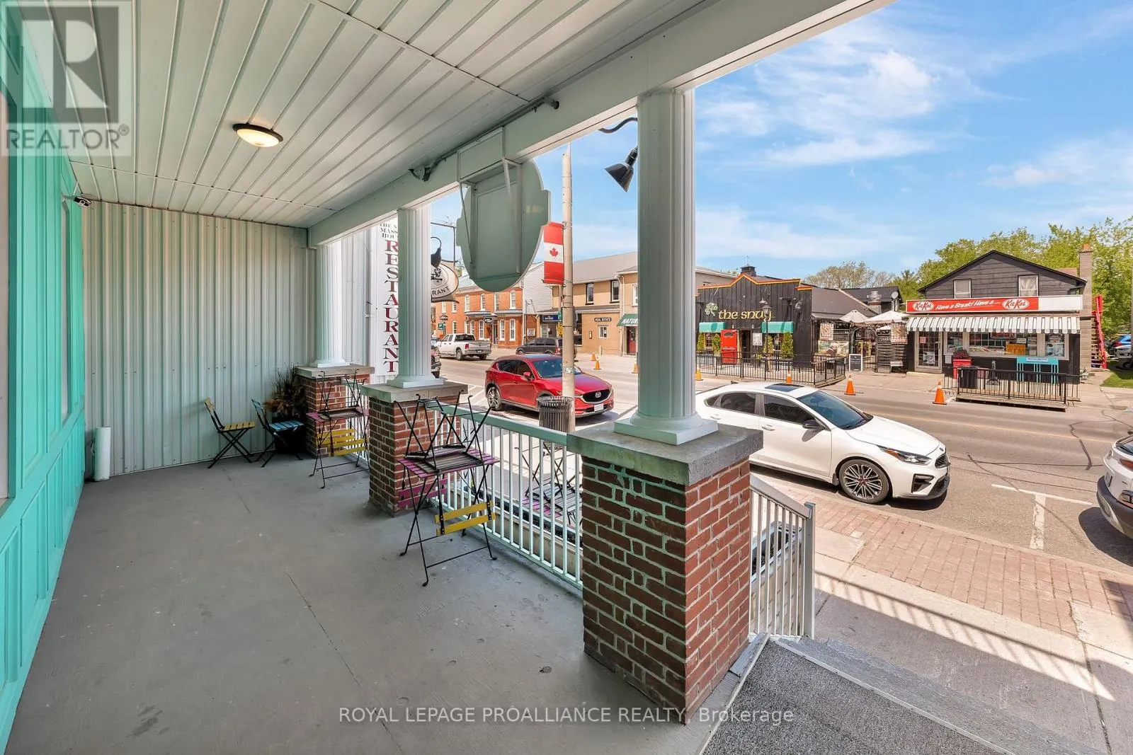 29 KING AVENUE E