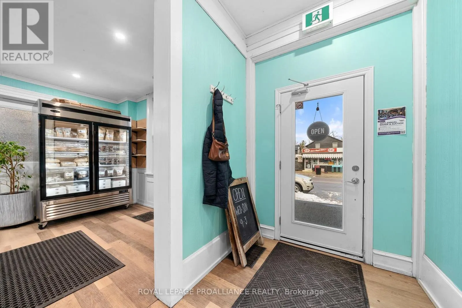 29 KING AVENUE E