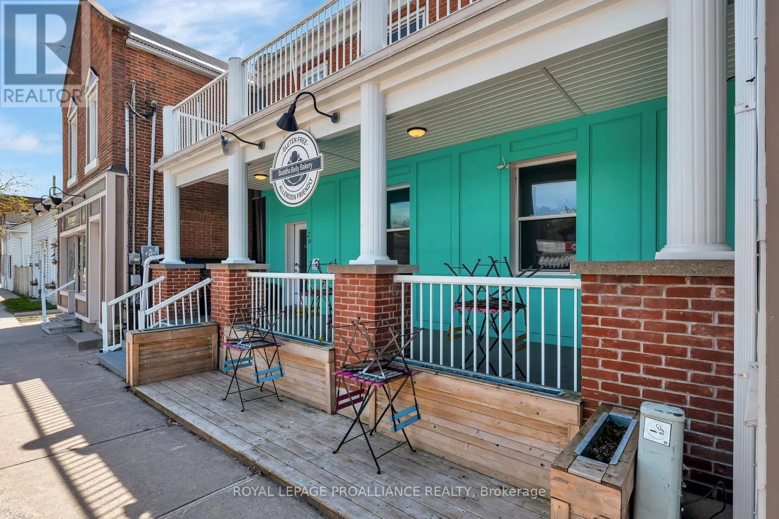 29 KING AVENUE E