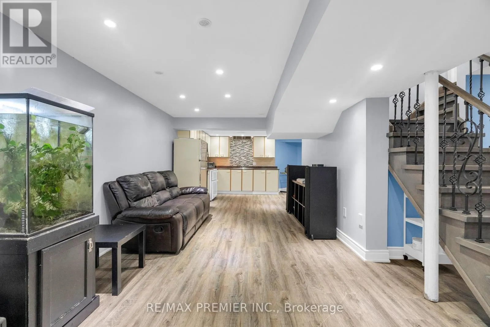 59 GLENABBEY DRIVE