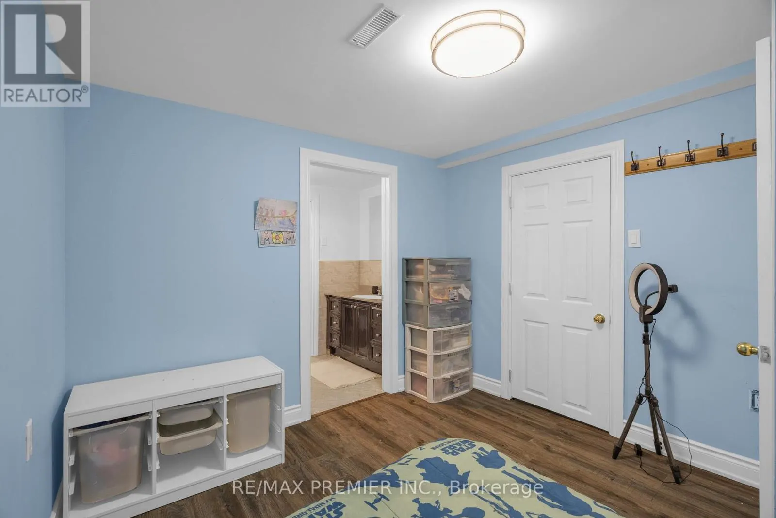 59 GLENABBEY DRIVE