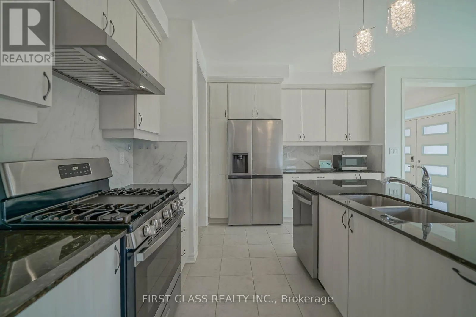 1475 MOCKINGBIRD SQUARE
