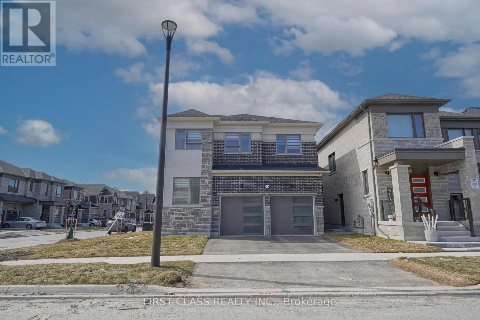 1475 MOCKINGBIRD SQUARE