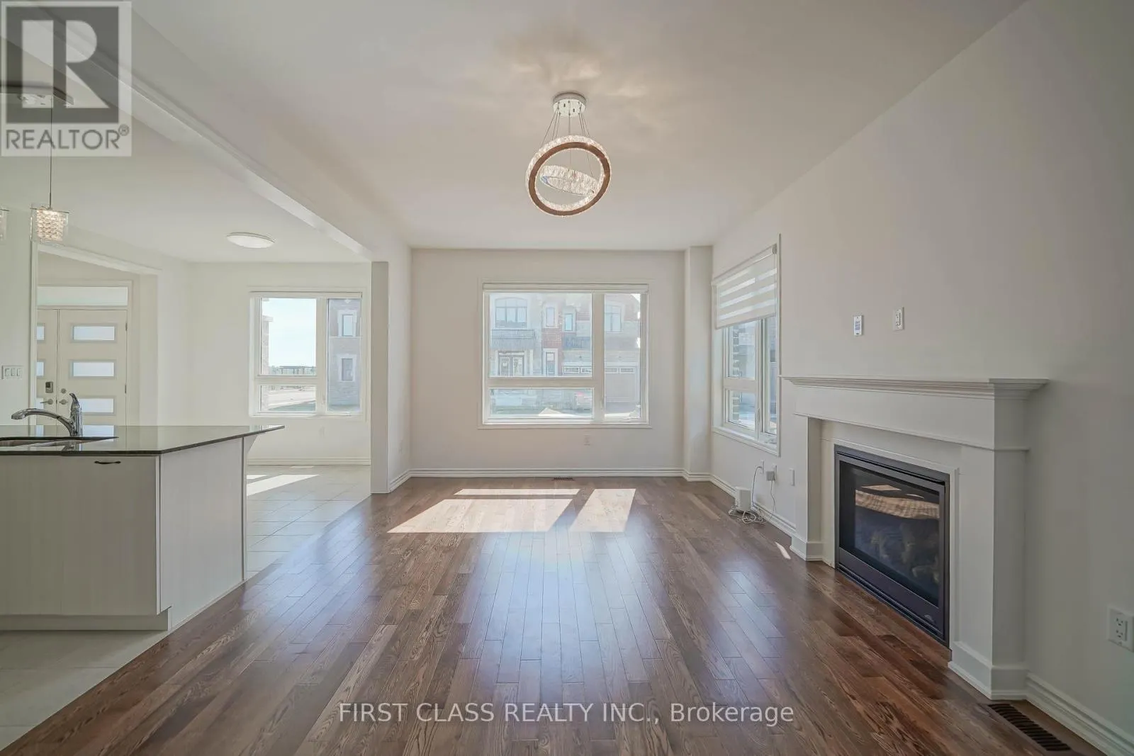 1475 MOCKINGBIRD SQUARE