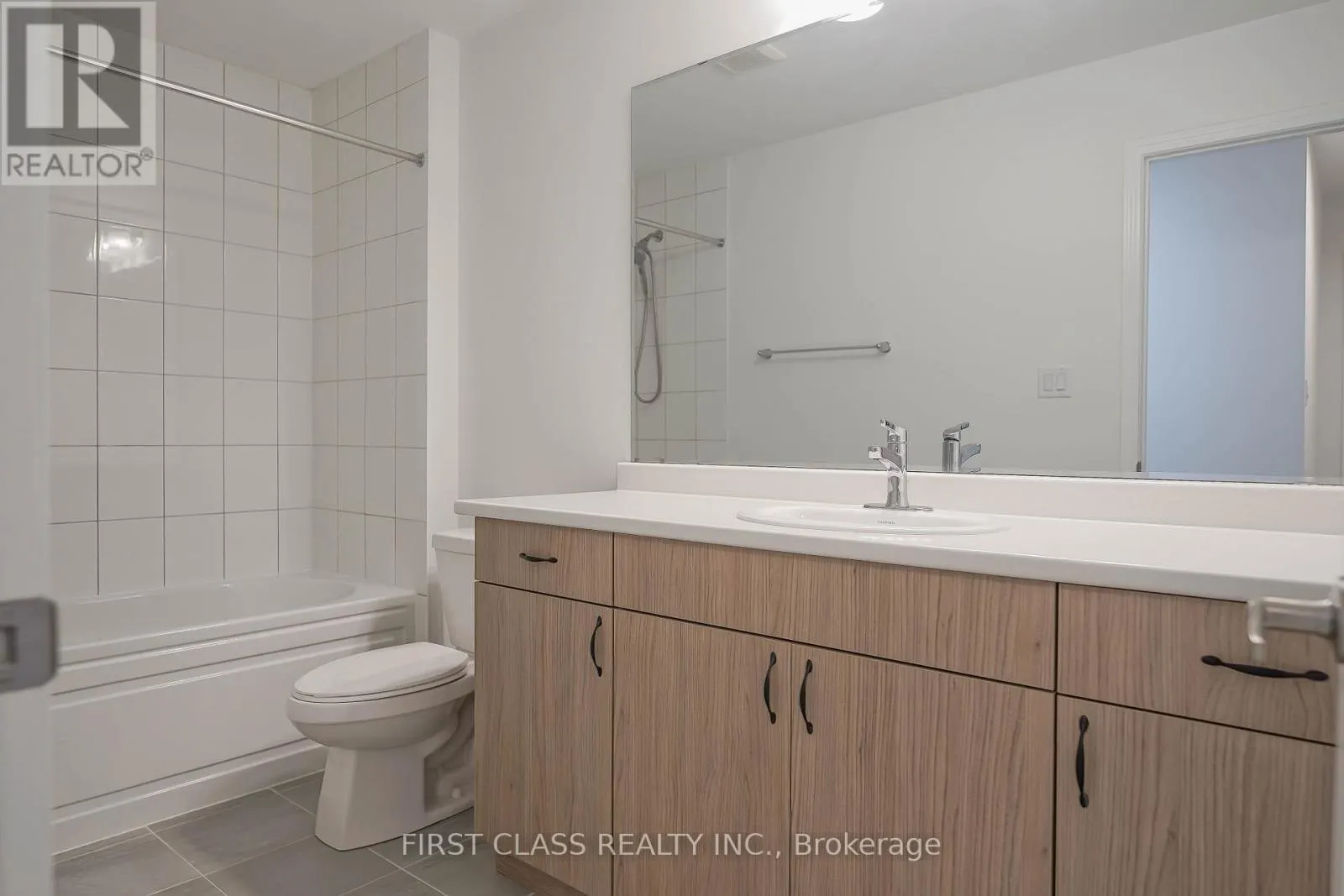 1475 MOCKINGBIRD SQUARE