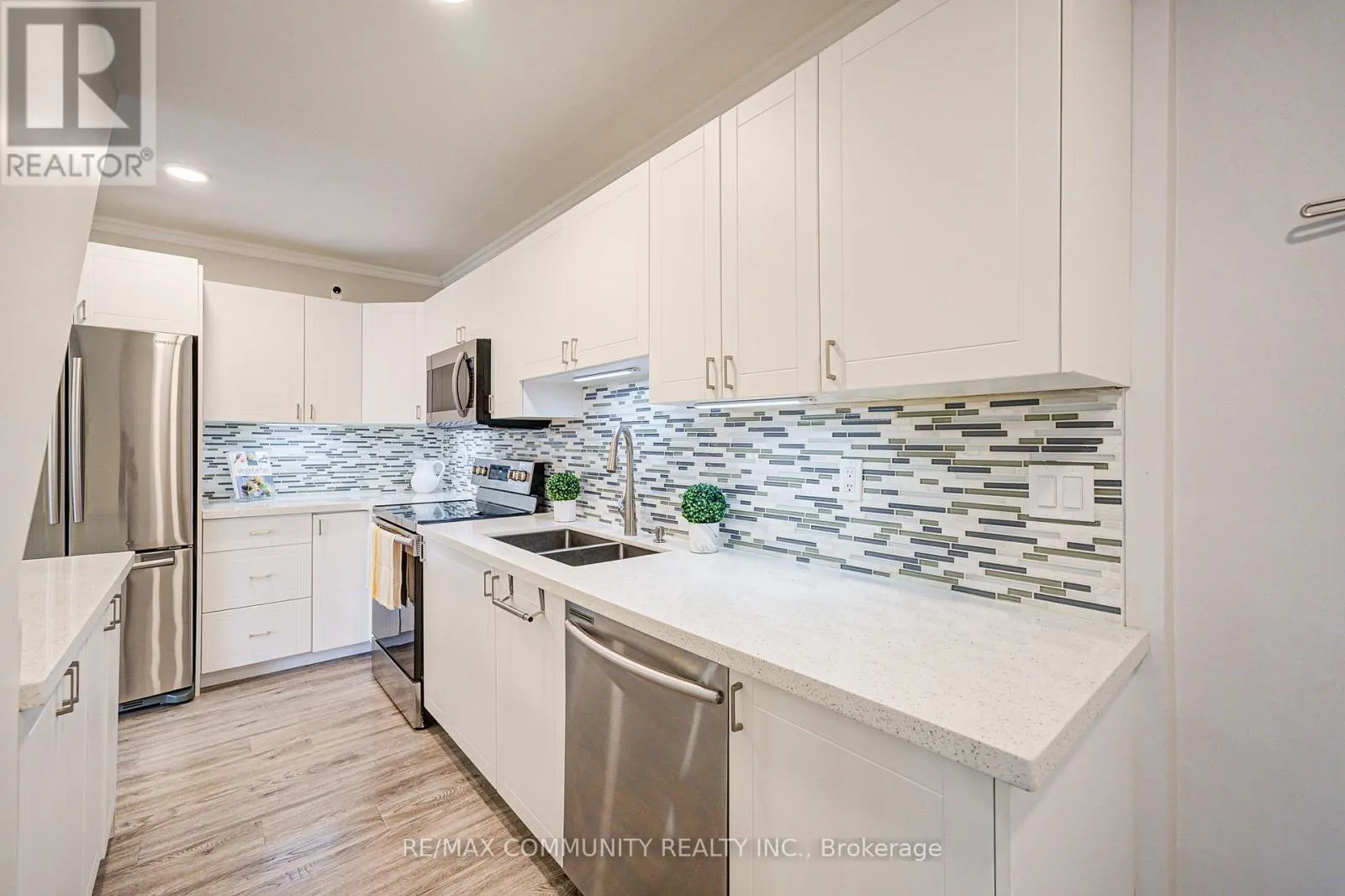 1078 - 100 MORNELLE COURT