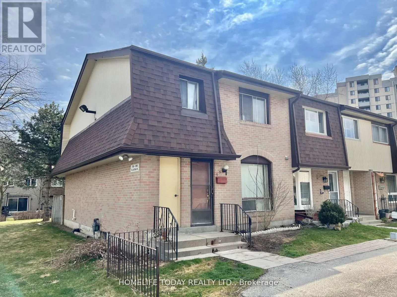 95 - 10 LIVONIA PLACE