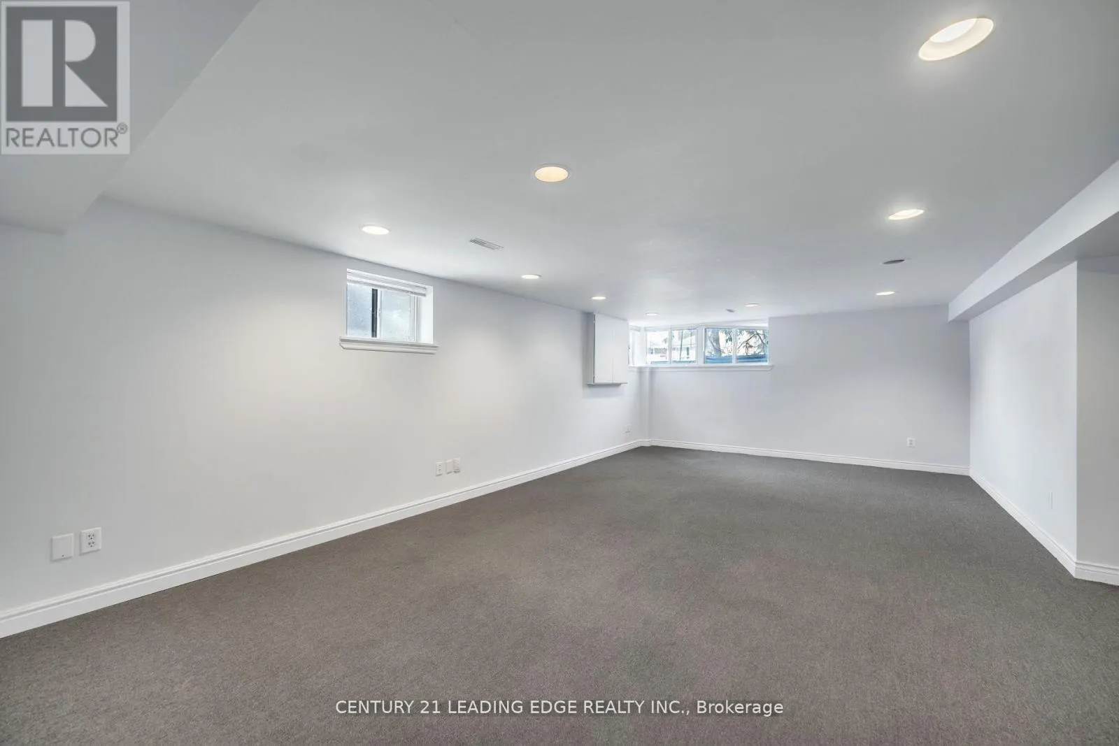 21 ROSSANDER COURT