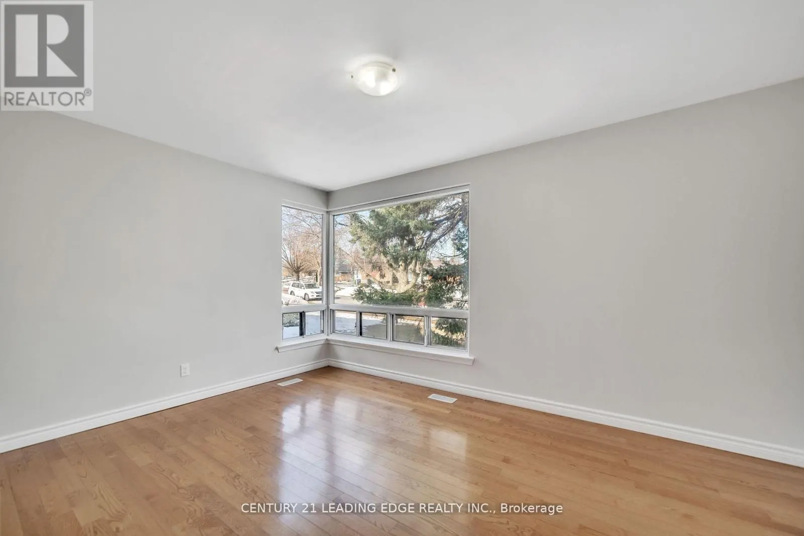 21 ROSSANDER COURT