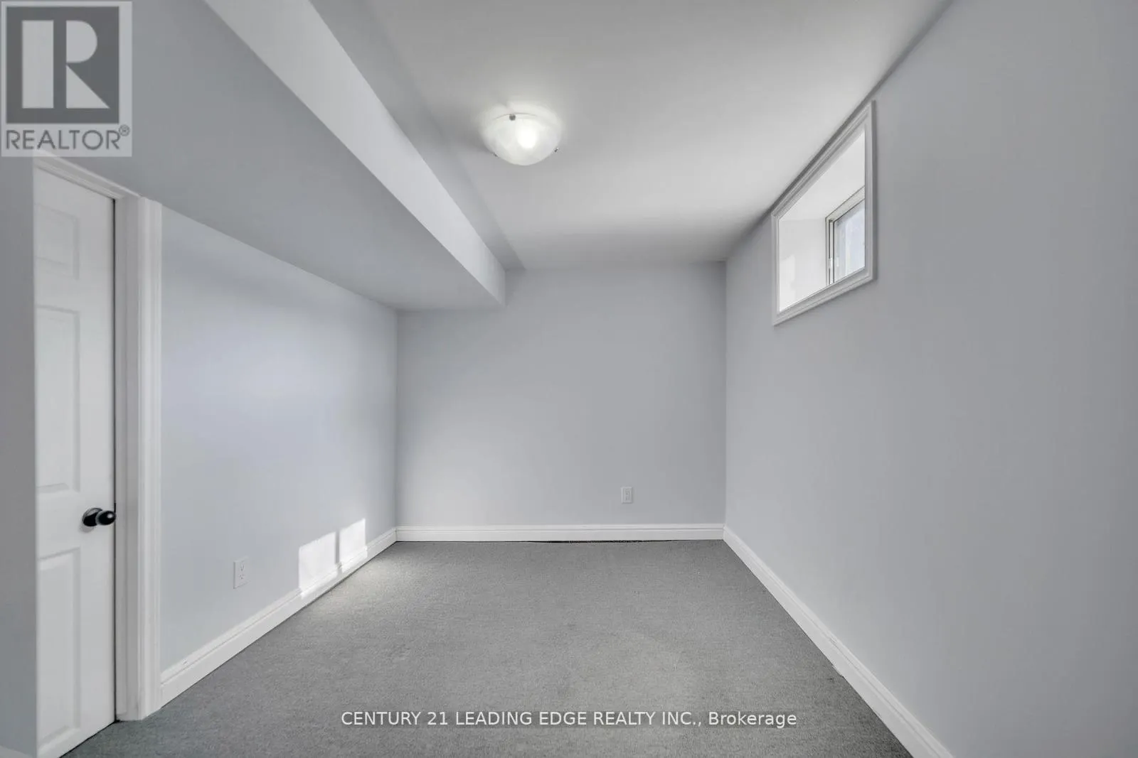 21 ROSSANDER COURT