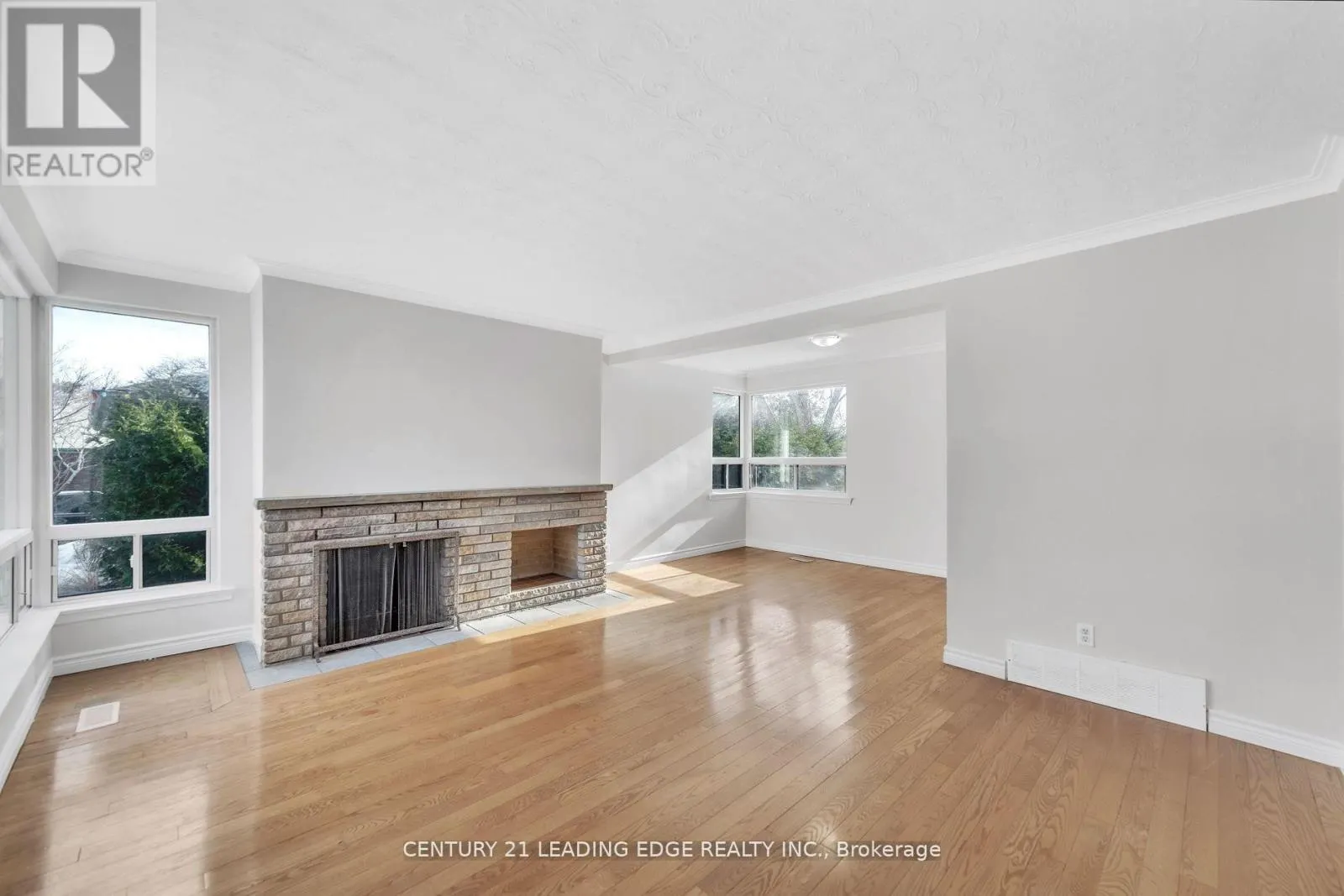 21 ROSSANDER COURT