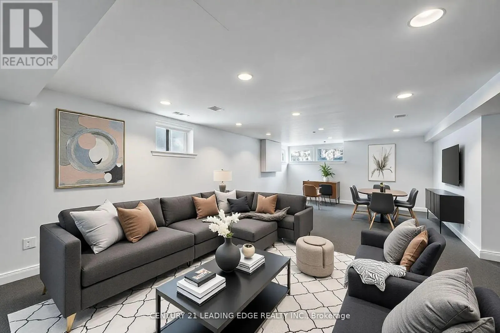 21 ROSSANDER COURT