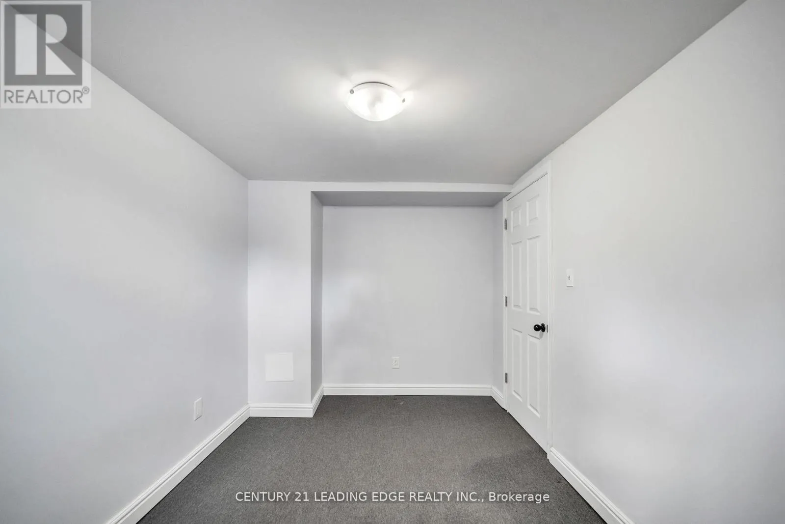 21 ROSSANDER COURT