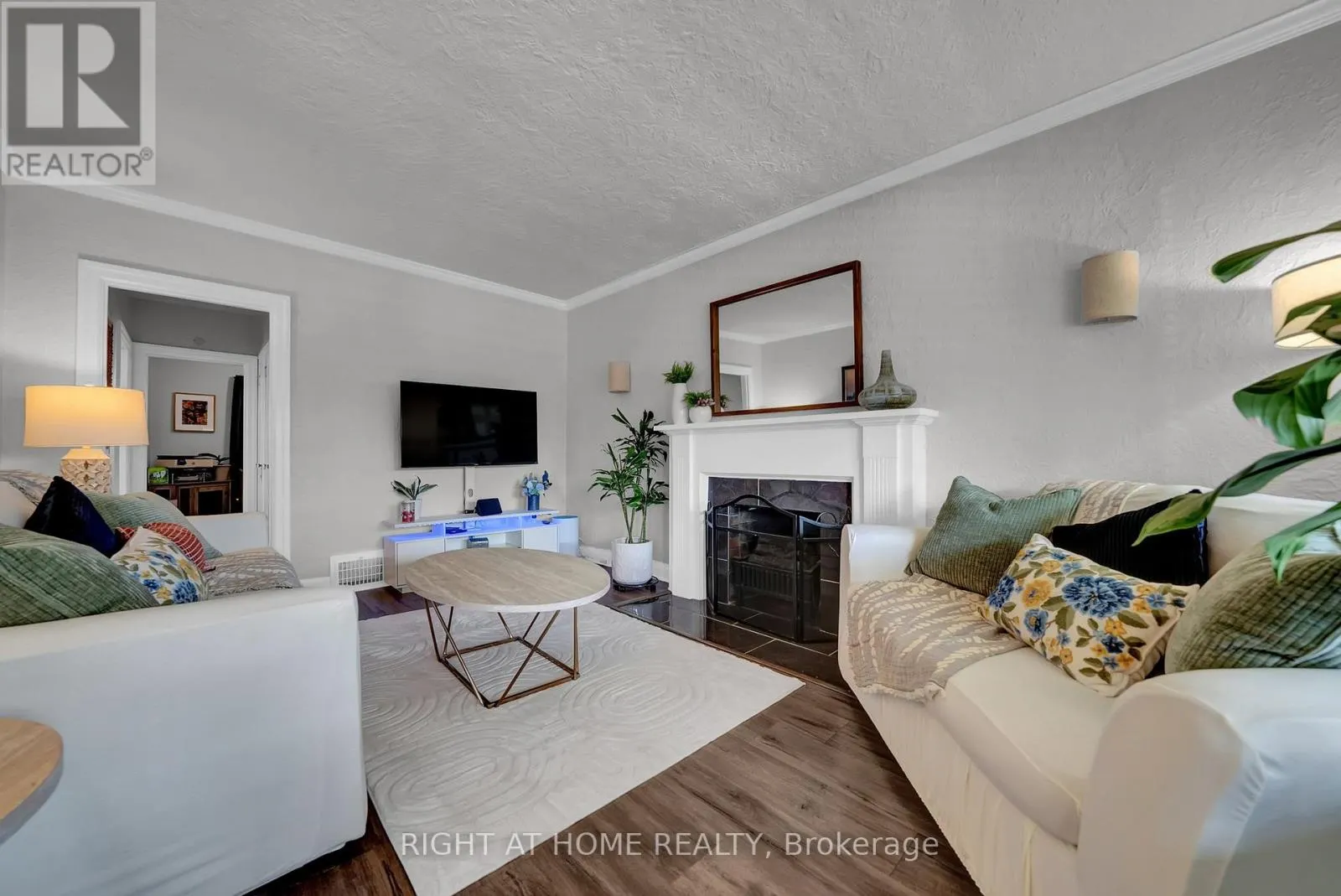 244 OSHAWA BOULEVARD
