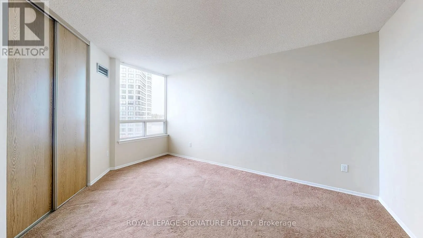 513 - 350 ALTON TOWERS CIRCLE