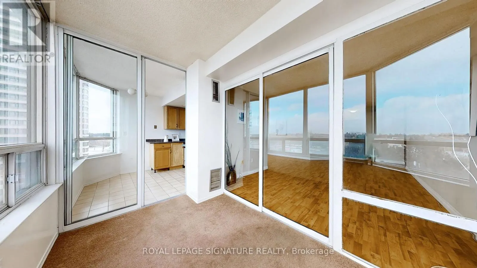 513 - 350 ALTON TOWERS CIRCLE