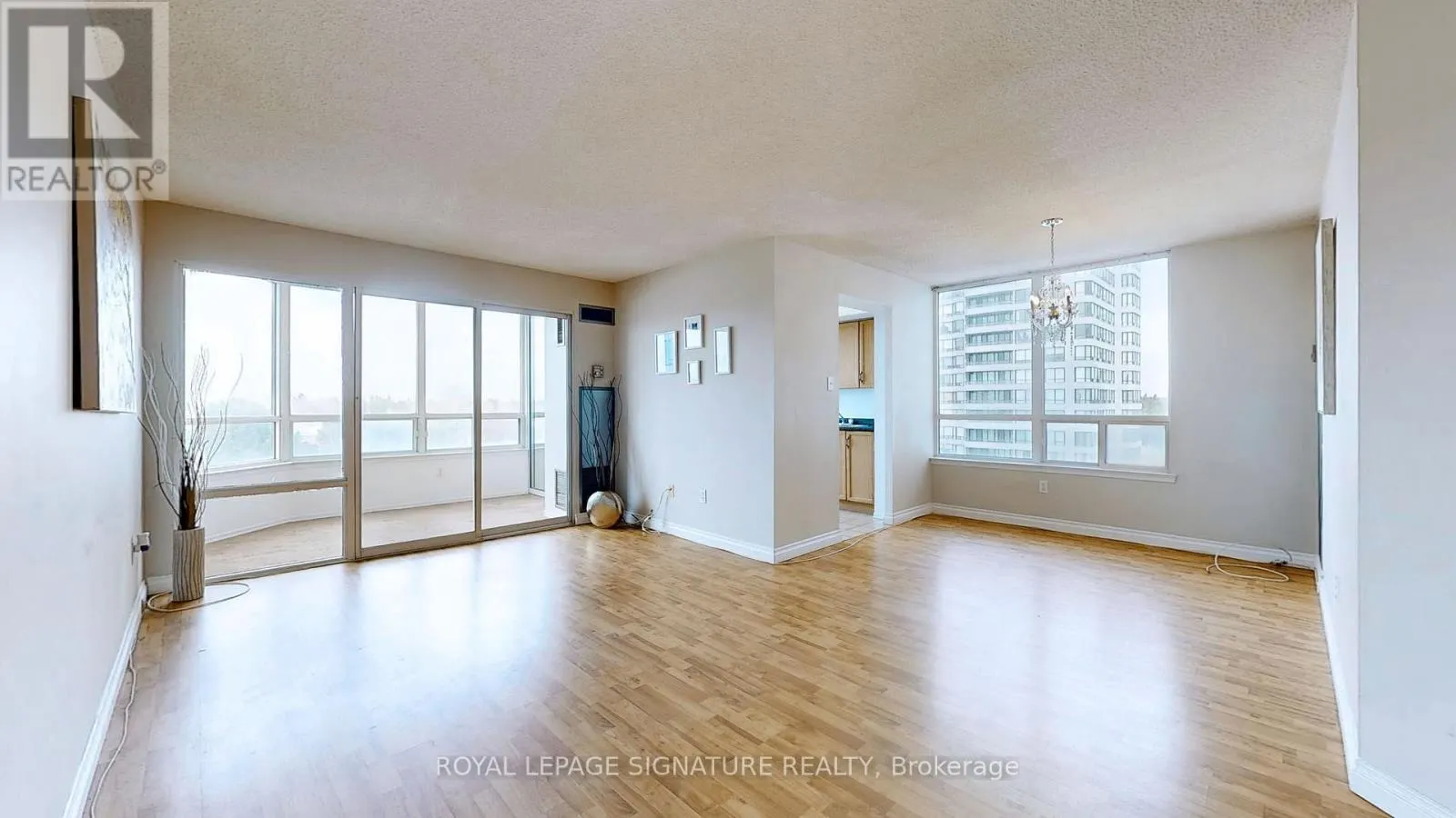 513 - 350 ALTON TOWERS CIRCLE