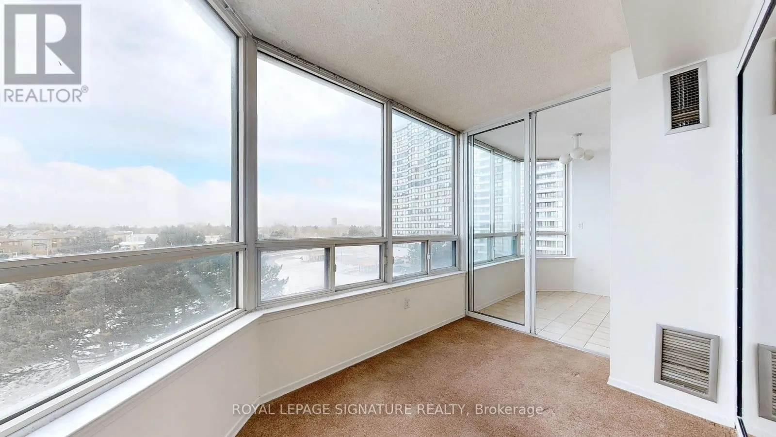 513 - 350 ALTON TOWERS CIRCLE