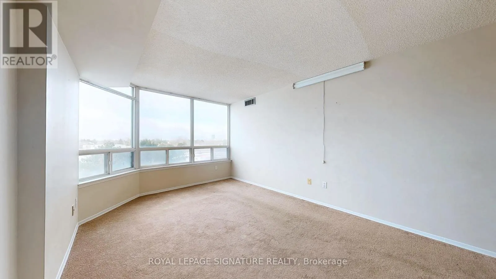 513 - 350 ALTON TOWERS CIRCLE