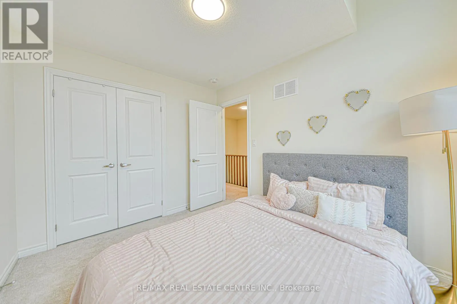 34 PETER HOGG COURT
