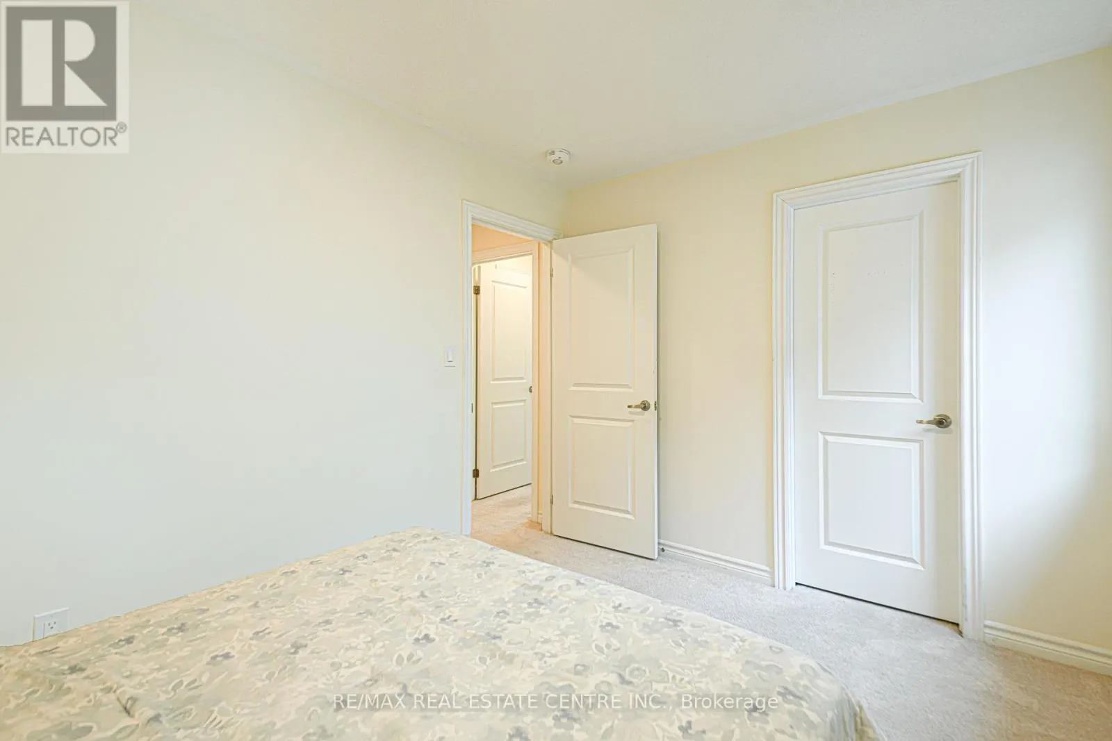 34 PETER HOGG COURT