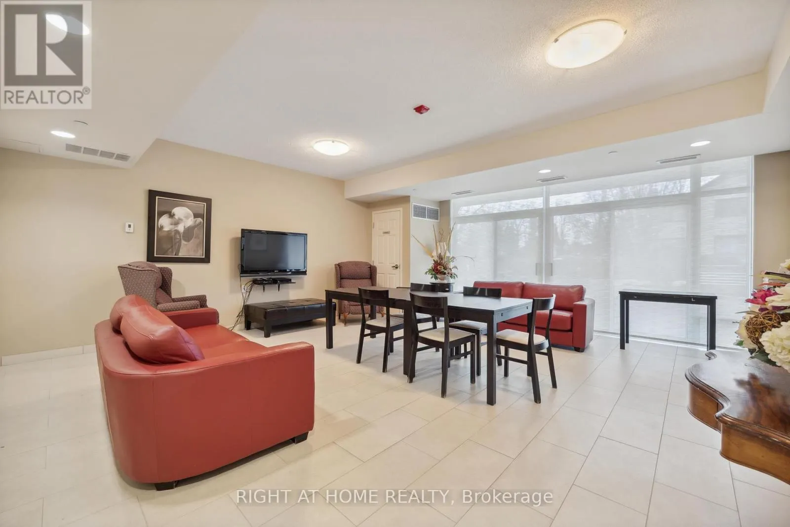 205 - 171 SHANLY STREET, #205