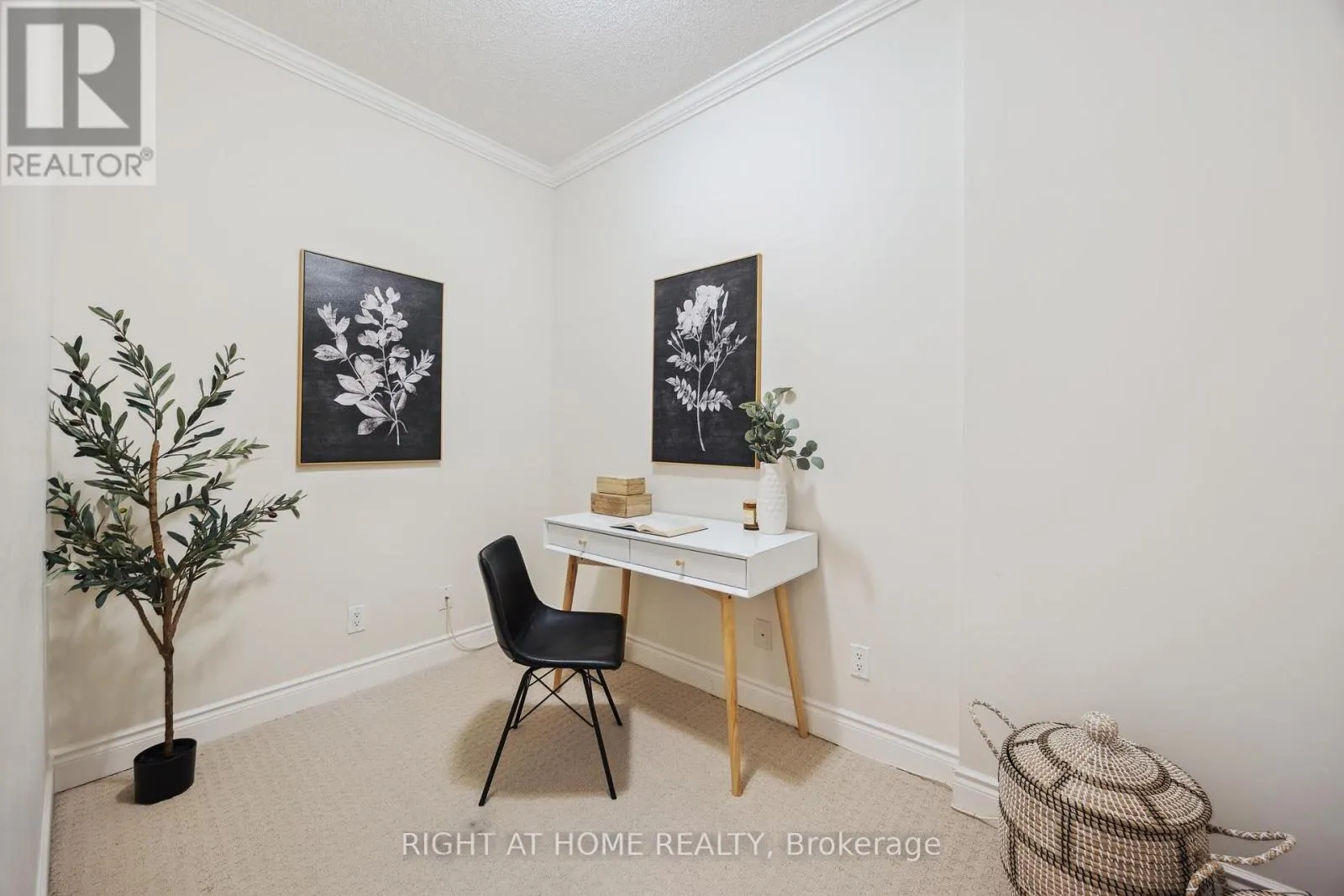 205 - 171 SHANLY STREET, #205