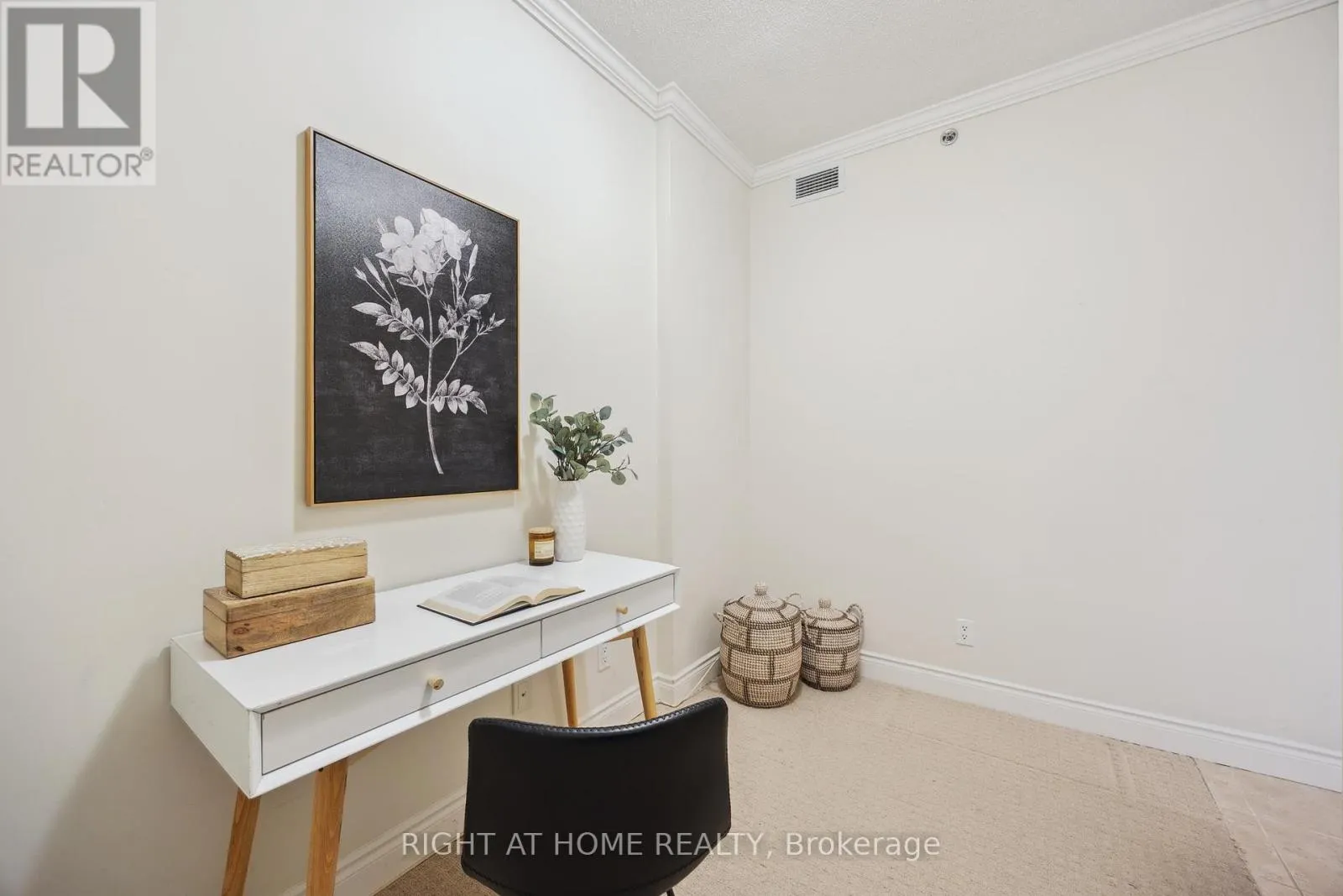 205 - 171 SHANLY STREET, #205