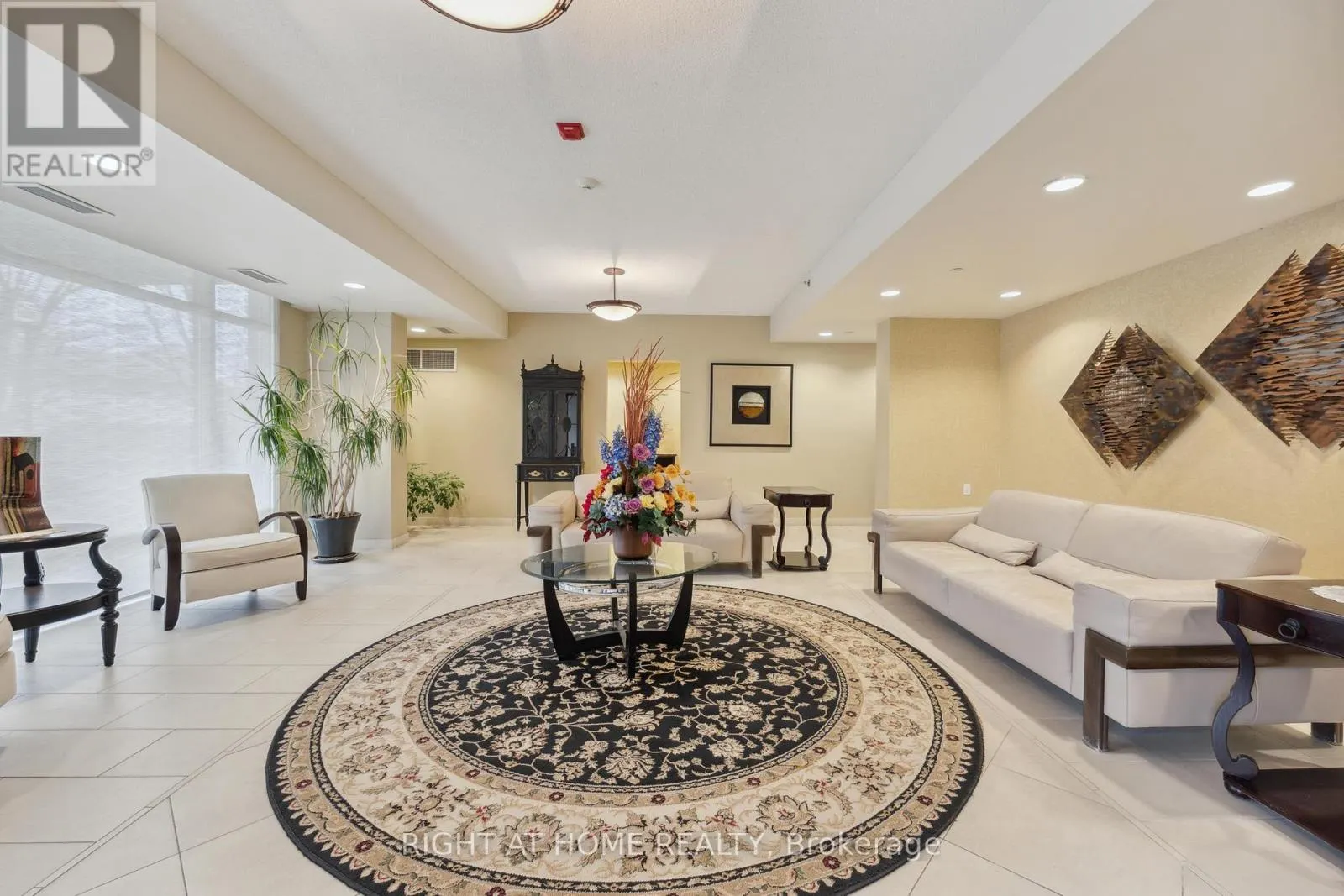 205 - 171 SHANLY STREET, #205