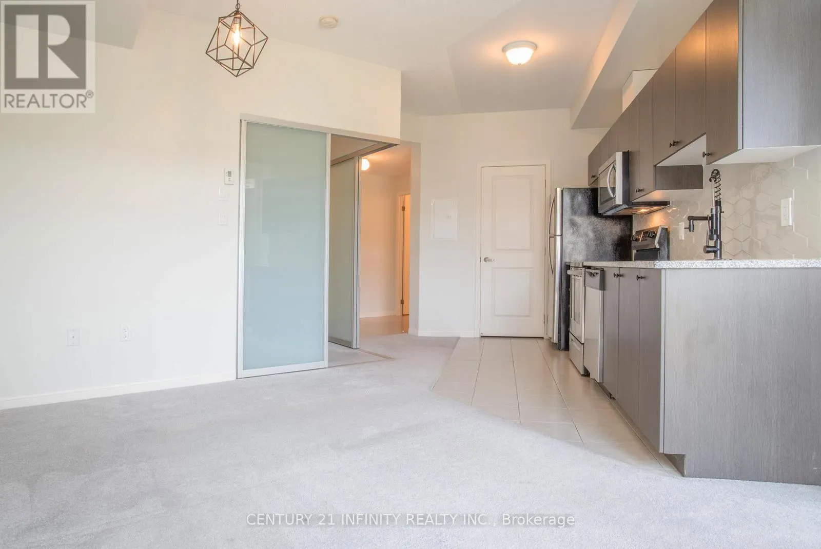 201 - 80 ASPEN SPRINGS DRIVE, #201